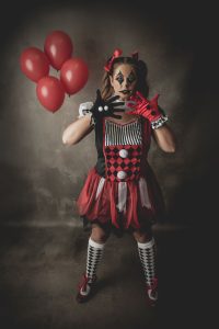 Portrait-Halloween-ballon-rouge
