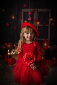 Saint-Valentin-rose-rouge-fillette